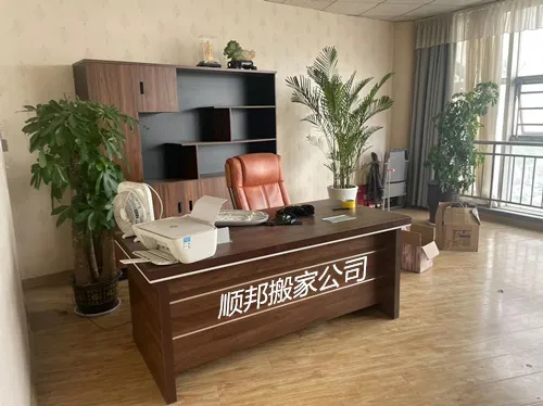 聊城开发区汇通物流园钢管城搬家.webp