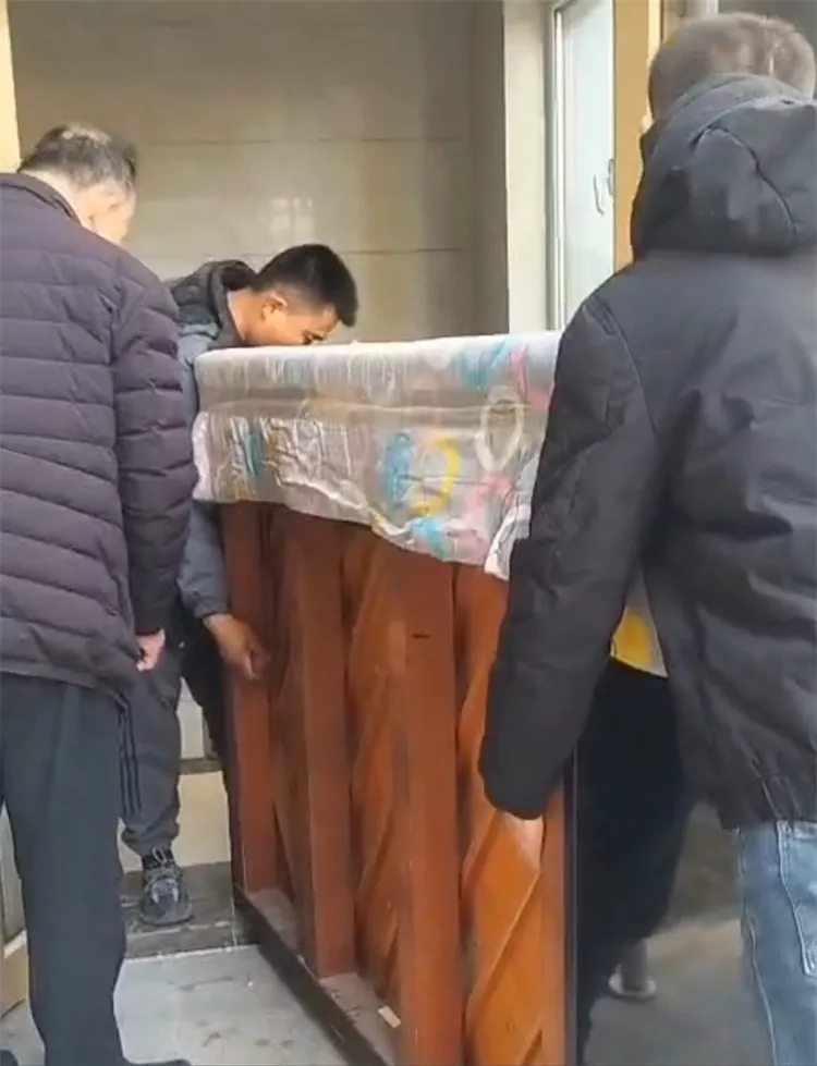 专业钢琴搬运.webp