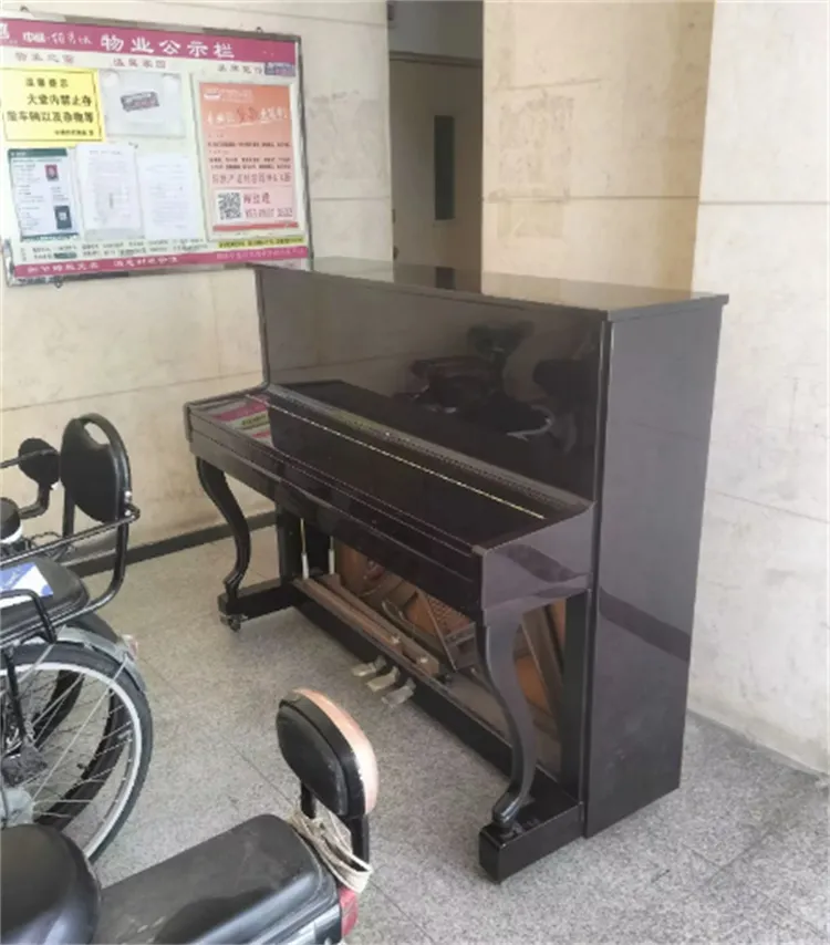 钢琴搬运.webp